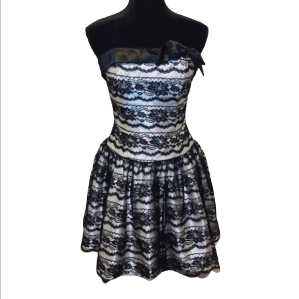 Gunne Sax Strapless Vintage Dress